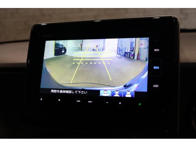 バックカメラ装備。駐車が苦手な方には欠かせません。