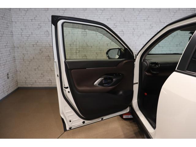 ヤリスクロス ハイブリッドZ ドライブレコーダー ETC バックカメラ クリアランスソナー クルーズコントロール レーンアシスト パワーシート 衝突被害軽減システム ナビ オートマチックハイビーム LEDヘッドランプ(31枚目)