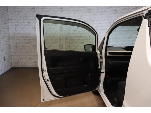 ワゴンＲ ハイブリッドＦＸ　ＥＴＣ　バックカメラ　ナビ　ＴＶ　レーンアシスト　衝突被害軽減システム　スマートキー　アイドリングストップ　シートヒーター　ベンチシート　ＣＶＴ　盗難防止システム　ＡＢＳ　ＥＳＣ　ＣＤ　ＵＳＢ（31枚目）