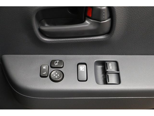 スーパーキャリイ Ｘリミテッド　４ＷＤ　軽トラック　ＡＴ　衝突被害軽減システム　クリアランスソナー　レーンアシスト　アイドリングストップ　電動格納ミラー　ＥＳＣ　エアコン　パワーウィンドウ（6枚目）