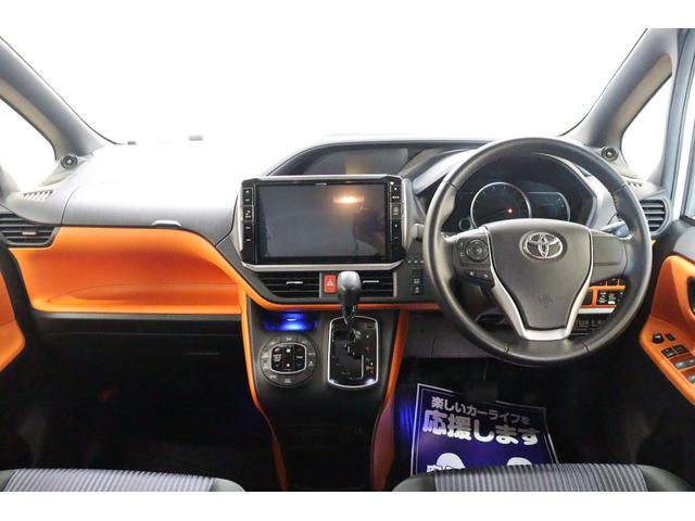 ヴォクシー ＺＳ　ＥＴＣ　バックカメラ　ナビ　ＴＶ　レーンアシスト　衝突被害軽減システム　両側電動スライドドア　オートマチックハイビーム　ＬＥＤヘッドランプ　スマートキー　アイドリングストップ　後席モニター　３列シート（2枚目）