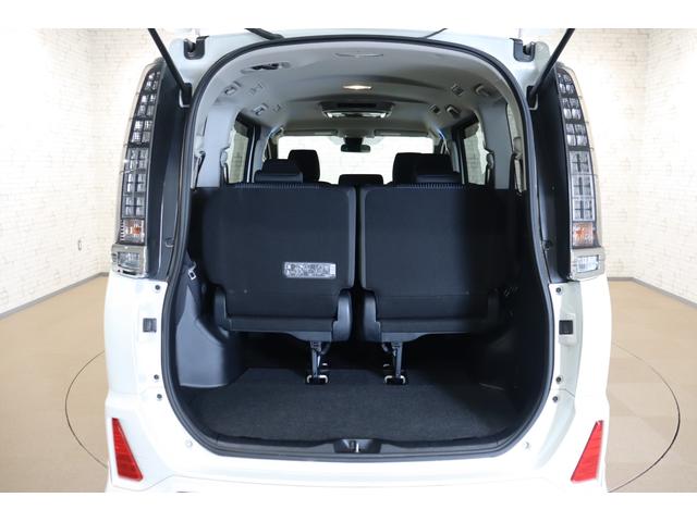 ヴォクシー ＺＳ　ＥＴＣ　バックカメラ　ナビ　ＴＶ　レーンアシスト　衝突被害軽減システム　両側電動スライドドア　オートマチックハイビーム　ＬＥＤヘッドランプ　スマートキー　アイドリングストップ　後席モニター　３列シート（18枚目）