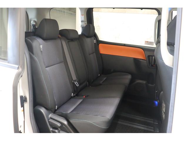 ヴォクシー ＺＳ　ＥＴＣ　バックカメラ　ナビ　ＴＶ　レーンアシスト　衝突被害軽減システム　両側電動スライドドア　オートマチックハイビーム　ＬＥＤヘッドランプ　スマートキー　アイドリングストップ　後席モニター　３列シート（23枚目）