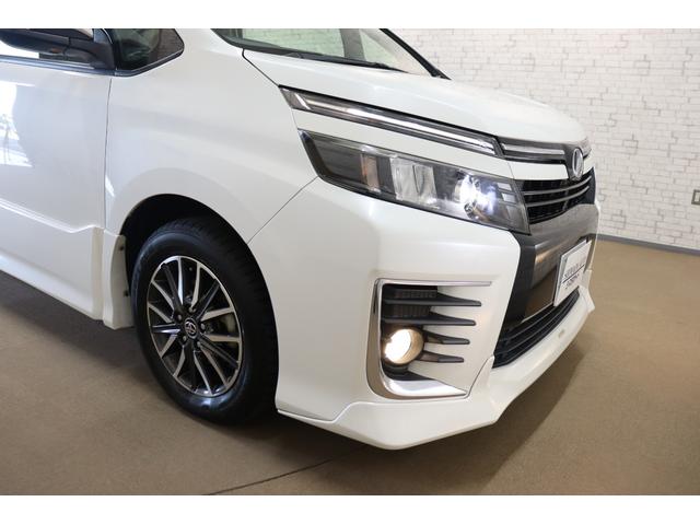 ヴォクシー ＺＳ　ＥＴＣ　バックカメラ　ナビ　ＴＶ　レーンアシスト　衝突被害軽減システム　両側電動スライドドア　オートマチックハイビーム　ＬＥＤヘッドランプ　スマートキー　アイドリングストップ　後席モニター　３列シート（27枚目）