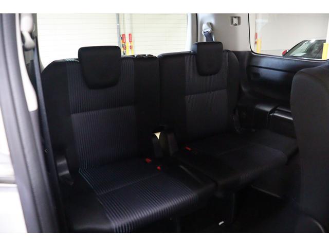 ヴォクシー ＺＳ　ＥＴＣ　バックカメラ　ナビ　ＴＶ　レーンアシスト　衝突被害軽減システム　両側電動スライドドア　オートマチックハイビーム　ＬＥＤヘッドランプ　スマートキー　アイドリングストップ　後席モニター　３列シート（28枚目）