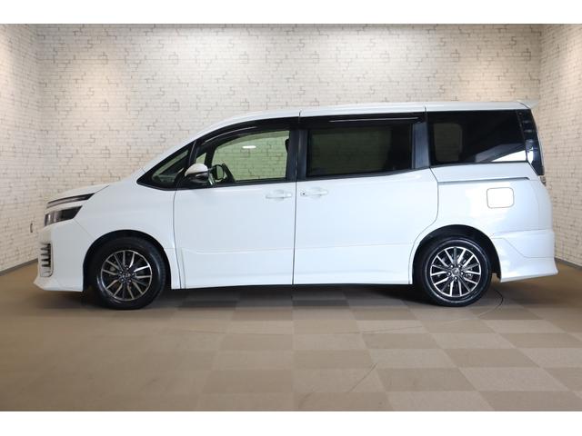 ヴォクシー ＺＳ　ＥＴＣ　バックカメラ　ナビ　ＴＶ　レーンアシスト　衝突被害軽減システム　両側電動スライドドア　オートマチックハイビーム　ＬＥＤヘッドランプ　スマートキー　アイドリングストップ　後席モニター　３列シート（29枚目）