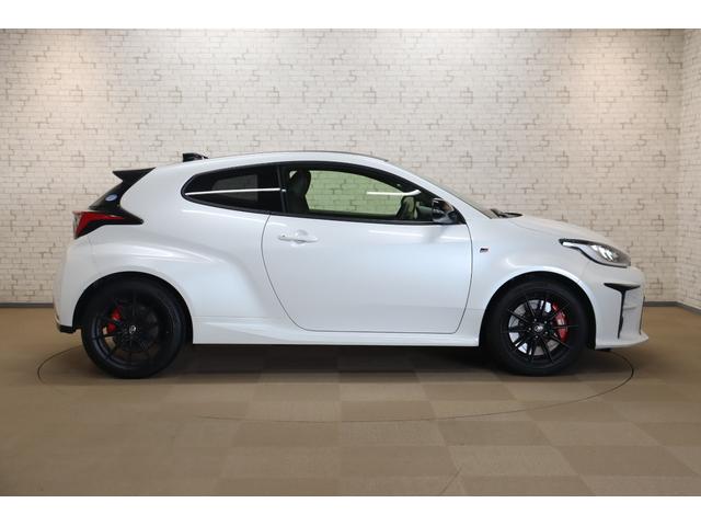 GRヤリス RZ ハイパフォーマンス ファースト エディション 4WD ドライブレコーダー バックカメラ ナビ レーンアシスト アルミホイール オートマチックハイビーム LEDヘッドランプ スマートキー アイドリングストップ(14枚目)