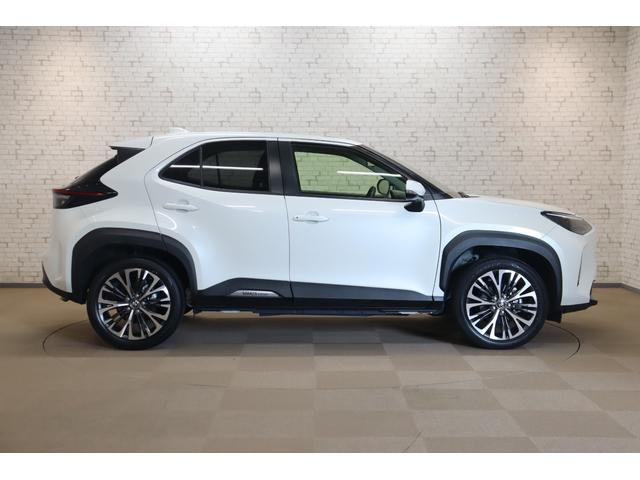 ヤリスクロス ハイブリッドZ ドライブレコーダー 全周囲カメラ クリアランスソナー クルーズコントロール レーンアシスト パワーシート 衝突被害軽減システム ナビ オートマチックハイビーム LEDヘッドランプ アルミホイール(14枚目)