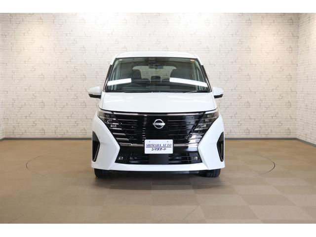 セレナ ｅ－パワー　ハイウェイスターＶ　全周囲カメラ　ナビ　ＴＶ　クリアランスソナー　クルーズコントロール　衝突被害軽減システム　両側電動スライドドア　ＬＥＤヘッドランプ　スマートキー　３列シート　ＣＶＴ　アルミホイール　ＵＳＢ（12枚目）