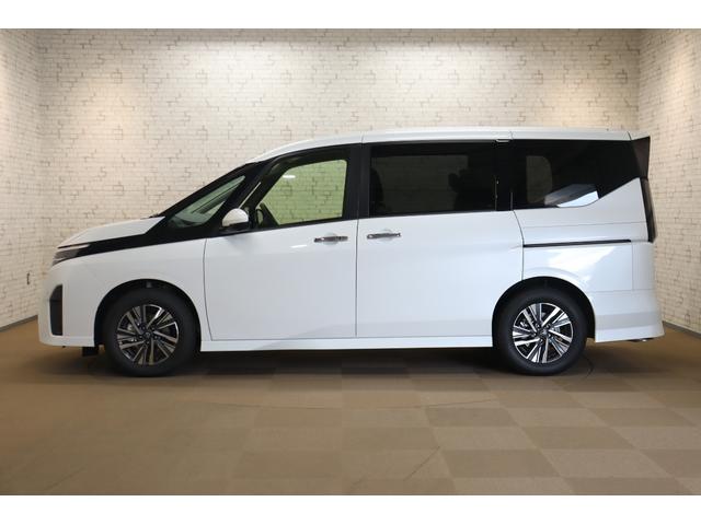 セレナ ｅ－パワー　ハイウェイスターＶ　全周囲カメラ　ナビ　ＴＶ　クリアランスソナー　クルーズコントロール　衝突被害軽減システム　両側電動スライドドア　ＬＥＤヘッドランプ　スマートキー　３列シート　ＣＶＴ　アルミホイール　ＵＳＢ（18枚目）