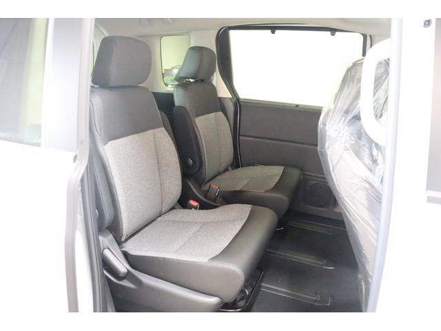 フリード ｅ：ＨＥＶエアー　ＥＸ　クリアランスソナー　クルーズコントロール　レーンアシスト　衝突被害軽減システム　両側電動スライドドア　オートライト　ＬＥＤヘッドランプ　スマートキー　アイドリングストップ　電動格納ミラー（10枚目）