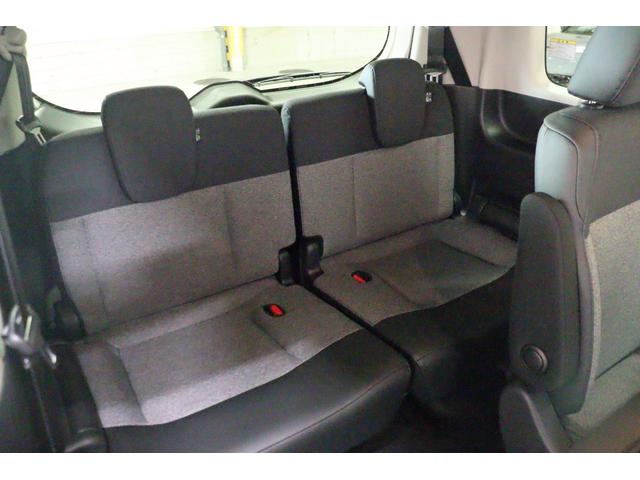 フリード ｅ：ＨＥＶエアー　ＥＸ　クリアランスソナー　クルーズコントロール　レーンアシスト　衝突被害軽減システム　両側電動スライドドア　オートライト　ＬＥＤヘッドランプ　スマートキー　アイドリングストップ　電動格納ミラー（11枚目）