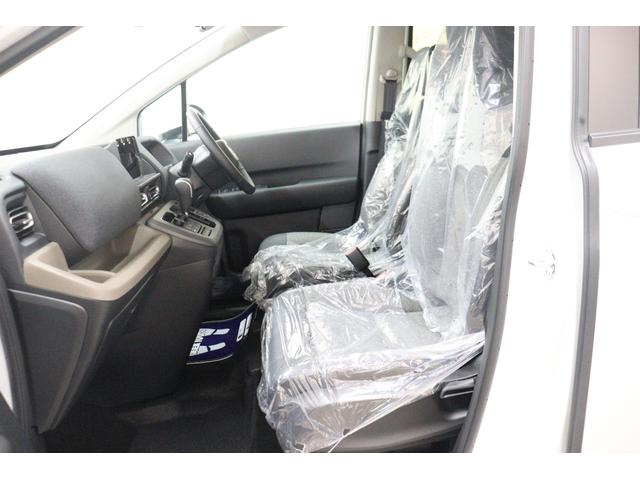 フリード ｅ：ＨＥＶエアー　ＥＸ　クリアランスソナー　クルーズコントロール　レーンアシスト　衝突被害軽減システム　両側電動スライドドア　オートライト　ＬＥＤヘッドランプ　スマートキー　アイドリングストップ　電動格納ミラー（24枚目）