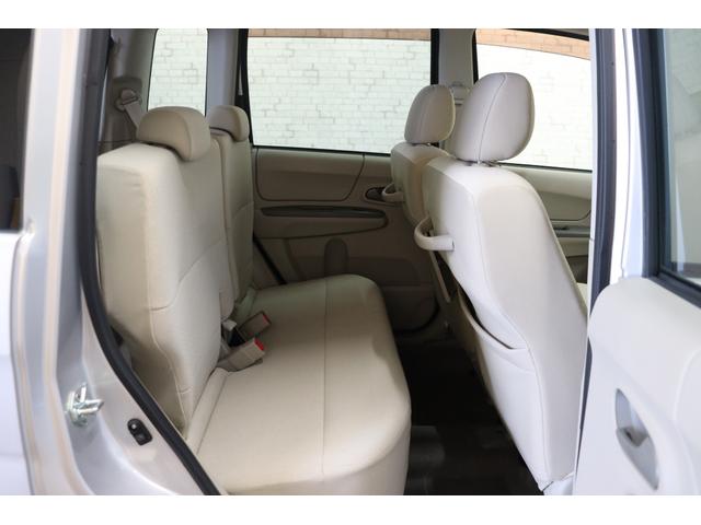 ステラ Ｌ　キーレスエントリー　ベンチシート　ＣＶＴ　盗難防止システム　ＣＤ　衝突安全ボディ　エアコン　パワーステアリング　パワーウィンドウ（9枚目）