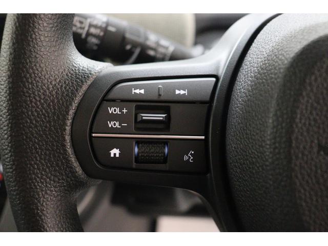 フリード エアー　クリアランスソナー　クルーズコントロール　レーンアシスト　衝突被害軽減システム　両側電動スライドドア　オートライト　ＬＥＤヘッドランプ　スマートキー　３列シート　ウォークスルー　ＣＶＴ（8枚目）