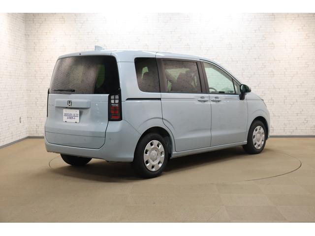 フリード エアー　クリアランスソナー　クルーズコントロール　レーンアシスト　衝突被害軽減システム　両側電動スライドドア　オートライト　ＬＥＤヘッドランプ　スマートキー　３列シート　ウォークスルー　ＣＶＴ（17枚目）