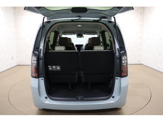 フリード エアー　クリアランスソナー　クルーズコントロール　レーンアシスト　衝突被害軽減システム　両側電動スライドドア　オートライト　ＬＥＤヘッドランプ　スマートキー　３列シート　ウォークスルー　ＣＶＴ（20枚目）