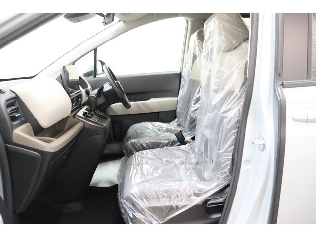 フリード エアー　クリアランスソナー　クルーズコントロール　レーンアシスト　衝突被害軽減システム　両側電動スライドドア　オートライト　ＬＥＤヘッドランプ　スマートキー　３列シート　ウォークスルー　ＣＶＴ（26枚目）