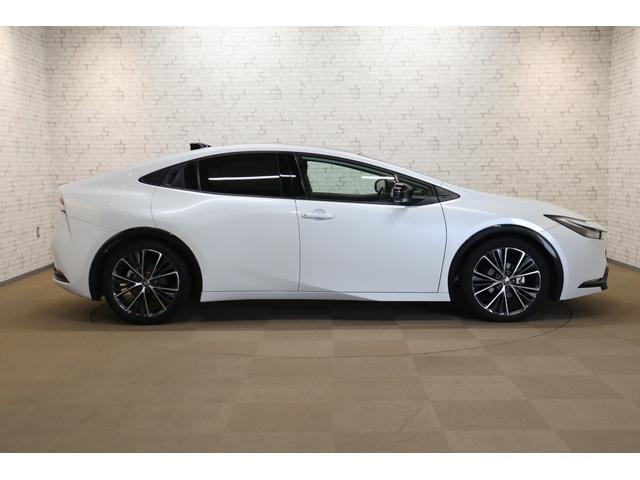 プリウス Ｚ　クリアランスソナー　レーンアシスト　クルーズコントロール　衝突被害軽減システム　全周囲カメラ　ナビ　ＴＶ　アルミホイール　オートマチックハイビーム　オートライト　ＬＥＤヘッドランプ　サンルーフ（15枚目）