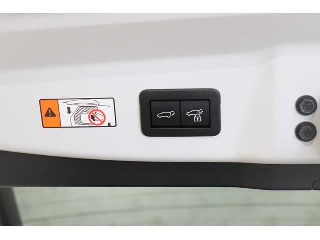 プリウス Ｚ　クリアランスソナー　レーンアシスト　クルーズコントロール　衝突被害軽減システム　全周囲カメラ　ナビ　ＴＶ　アルミホイール　オートマチックハイビーム　オートライト　ＬＥＤヘッドランプ　サンルーフ（28枚目）