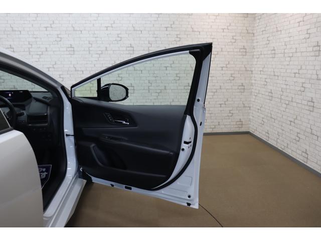 プリウス Ｚ　クリアランスソナー　レーンアシスト　クルーズコントロール　衝突被害軽減システム　全周囲カメラ　ナビ　ＴＶ　アルミホイール　オートマチックハイビーム　オートライト　ＬＥＤヘッドランプ　サンルーフ（32枚目）