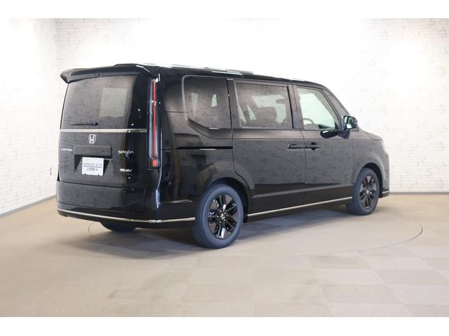 ステップワゴン ｅ：ＨＥＶスパーダ　バックカメラ　クリアランスソナー　クルーズコントロール　レーンアシスト　衝突被害軽減システム　両側電動スライドドア　オートライト　ＬＥＤヘッドランプ　スマートキー　シートヒーター　３列シート（16枚目）