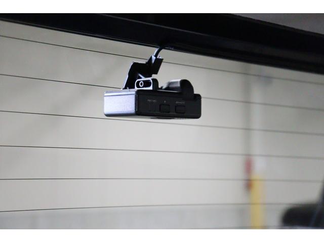 アルトラパン モード　ドライブレコーダー　全周囲カメラ　ナビ　ＴＶ　クリアランスソナー　レーンアシスト　衝突被害軽減システム　ＨＩＤ　スマートキー　アイドリングストップ　シートヒーター　ベンチシート　ＣＶＴ（9枚目）