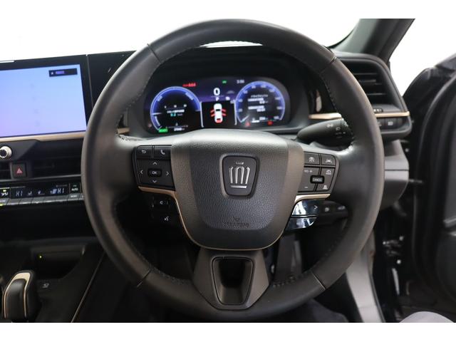 クラウンクロスオーバー Ｇアドバンスド・レザーパッケージ　４ＷＤ　全周囲カメラ　クリアランスソナー　クルーズコントロール　レーンアシスト　パワーシート　衝突被害軽減システム　ＴＶ　オートマチックハイビーム　ＬＥＤヘッドランプ　アルミホイール（3枚目）