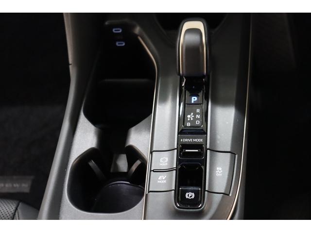 クラウンクロスオーバー Ｇアドバンスド・レザーパッケージ　４ＷＤ　全周囲カメラ　クリアランスソナー　クルーズコントロール　レーンアシスト　パワーシート　衝突被害軽減システム　ＴＶ　オートマチックハイビーム　ＬＥＤヘッドランプ　アルミホイール（7枚目）