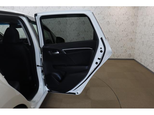 フィットハイブリッド Ｌパッケージ　ハイブリッド　ＥＴＣ　バックカメラ　ナビ　クルーズコントロール　衝突被害軽減システム　ＬＥＤヘッドランプ　スマートキー　ＡＴ　盗難防止システム　衝突安全ボディ　ＣＤ　ＵＳＢ　Ｂｌｕｅｔｏｏｔｈ（34枚目）