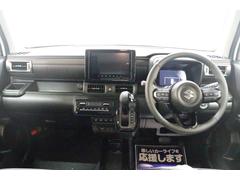 運転者にとっては日々使用することとなる運転席です。運転席が快適だと運転に集中することができますね。 2