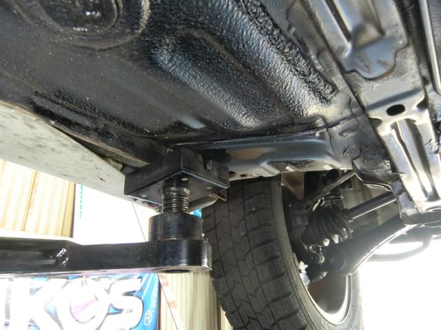 Ｋｅｉワークス ベースグレード　純正赤レカロ　車検Ｒ９年４月　５ＭＴ　ナビ　キーレス　純正１５インチアルミ（70枚目）