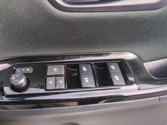 ヴォクシー ＺＳ　煌ＩＩ　禁煙車　バックカメラ　ナビ　ＴＶ　クリアランスソナー　オートクルーズコントロール　レーンアシスト　衝突被害軽減システム　両側電動スライドドア　オートマチックハイビーム　後席モニター（38枚目）