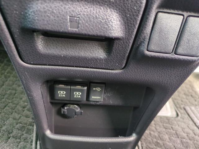 ヴォクシー ＺＳ　煌ＩＩ　禁煙車　バックカメラ　ナビ　ＴＶ　クリアランスソナー　オートクルーズコントロール　レーンアシスト　衝突被害軽減システム　両側電動スライドドア　オートマチックハイビーム　後席モニター（44枚目）