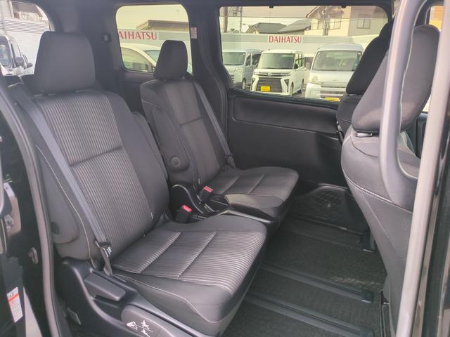 ヴォクシー ＺＳ　煌ＩＩ　禁煙車　バックカメラ　ナビ　ＴＶ　クリアランスソナー　オートクルーズコントロール　レーンアシスト　衝突被害軽減システム　両側電動スライドドア　オートマチックハイビーム　後席モニター（48枚目）