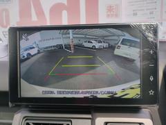 バックカメラも付いています。駐車の時に便利なのはもちろんの事、後方死角にいる子供たちに気が付くことができるので安心安全ですね 3