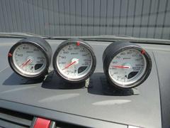 左から油圧計、油圧温度計、水温計になります。 3
