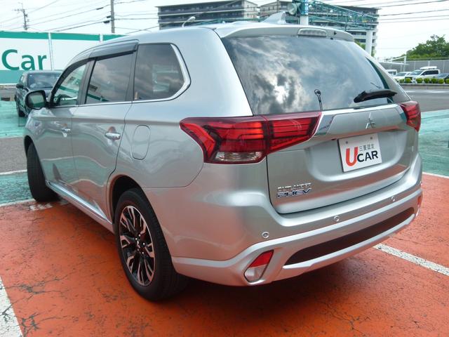 アウトランダーＰＨＥＶ Ｇナビパッケージ　プラグインハイブリッド４ＷＤ　ＭＭＣＳナビ　全方位カメラ　衝突軽減ブレーキ　１００Ｖ電源　ＥＴＣ　後側方検知警報　レーダークルーズ　電動テールゲート　ワンオーナー（18枚目）