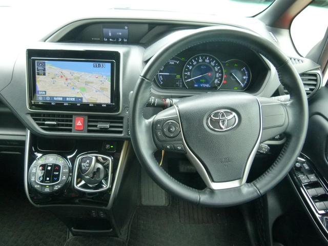 ヴォクシー ハイブリッドＺＳ　煌ＩＩＩ　７人乗　純正ＳＤナビ　バックカメラ　両側電動スライドドア　ＥＴＣ　前後ドラレコ　シートヒーター　衝突軽減ブレーキ　禁煙　ワンオーナー（11枚目）