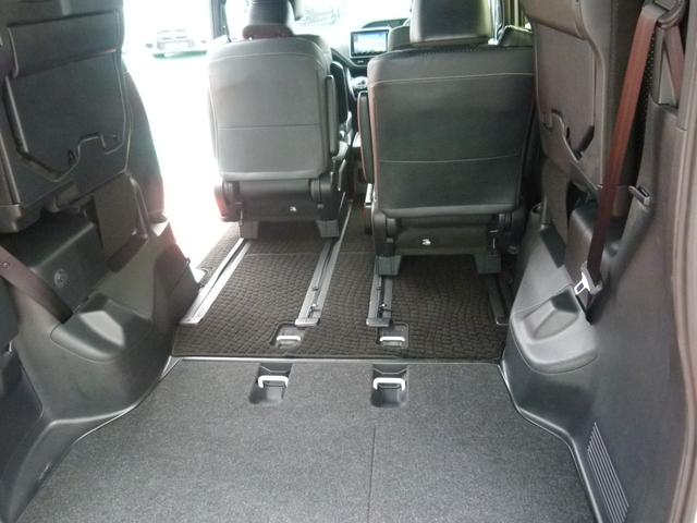 ヴォクシー ハイブリッドＺＳ　煌ＩＩＩ　７人乗　純正ＳＤナビ　バックカメラ　両側電動スライドドア　ＥＴＣ　前後ドラレコ　シートヒーター　衝突軽減ブレーキ　禁煙　ワンオーナー（60枚目）