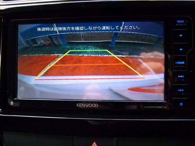 バックカメラ装備で車庫入れも楽々ですね！