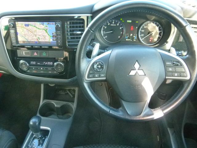 アウトランダー ２４Ｇナビパッケージ　４ＷＤ　７人乗り　純正ＭＭＣＳナビ　バックカメラ　ＥＴＣ　衝突被害軽減ブレーキ　レーダークルーズ　電動テールゲート　スマーキー　アイドリングストップ　ワンオーナー（11枚目）