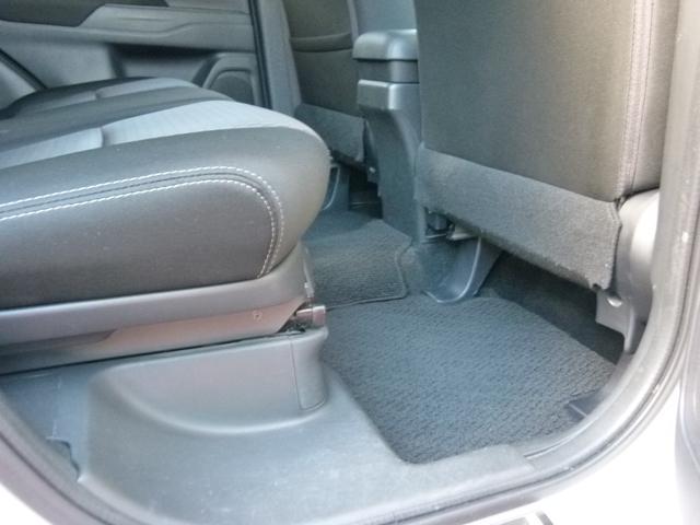 アウトランダー ２４Ｇナビパッケージ　４ＷＤ　７人乗り　純正ＭＭＣＳナビ　バックカメラ　ＥＴＣ　衝突被害軽減ブレーキ　レーダークルーズ　電動テールゲート　スマーキー　アイドリングストップ　ワンオーナー（16枚目）