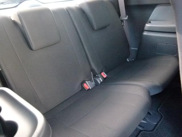 アウトランダー ２４Ｇナビパッケージ　４ＷＤ　７人乗り　純正ＭＭＣＳナビ　バックカメラ　ＥＴＣ　衝突被害軽減ブレーキ　レーダークルーズ　電動テールゲート　スマーキー　アイドリングストップ　ワンオーナー（17枚目）