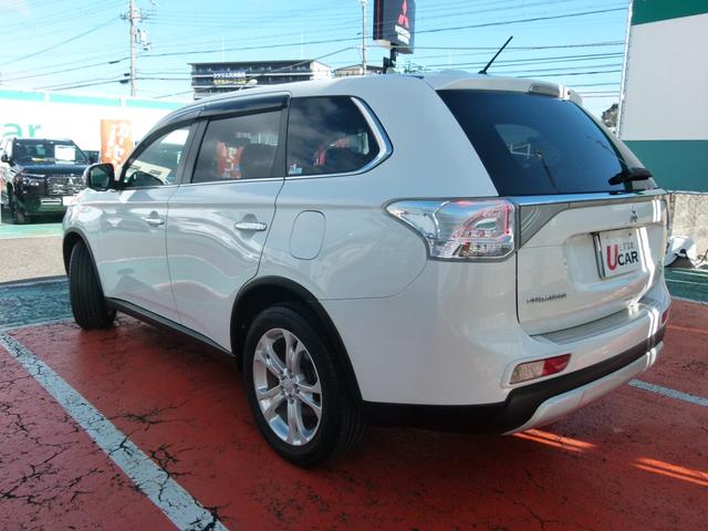 アウトランダー ２４Ｇナビパッケージ　４ＷＤ　７人乗り　純正ＭＭＣＳナビ　バックカメラ　ＥＴＣ　衝突被害軽減ブレーキ　レーダークルーズ　電動テールゲート　スマーキー　アイドリングストップ　ワンオーナー（18枚目）