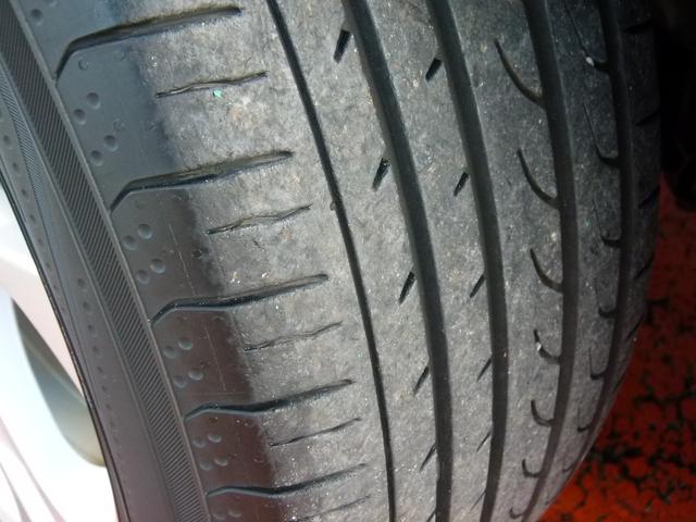 アウトランダー ２４Ｇナビパッケージ　４ＷＤ　７人乗り　純正ＭＭＣＳナビ　バックカメラ　ＥＴＣ　衝突被害軽減ブレーキ　レーダークルーズ　電動テールゲート　スマーキー　アイドリングストップ　ワンオーナー（42枚目）