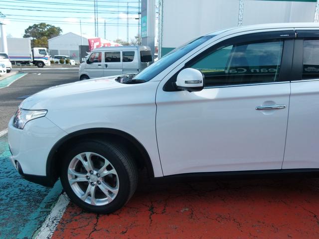 アウトランダー ２４Ｇナビパッケージ　４ＷＤ　７人乗り　純正ＭＭＣＳナビ　バックカメラ　ＥＴＣ　衝突被害軽減ブレーキ　レーダークルーズ　電動テールゲート　スマーキー　アイドリングストップ　ワンオーナー（46枚目）