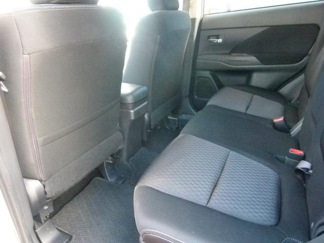 アウトランダー ２４Ｇナビパッケージ　４ＷＤ　７人乗り　純正ＭＭＣＳナビ　バックカメラ　ＥＴＣ　衝突被害軽減ブレーキ　レーダークルーズ　電動テールゲート　スマーキー　アイドリングストップ　ワンオーナー（71枚目）