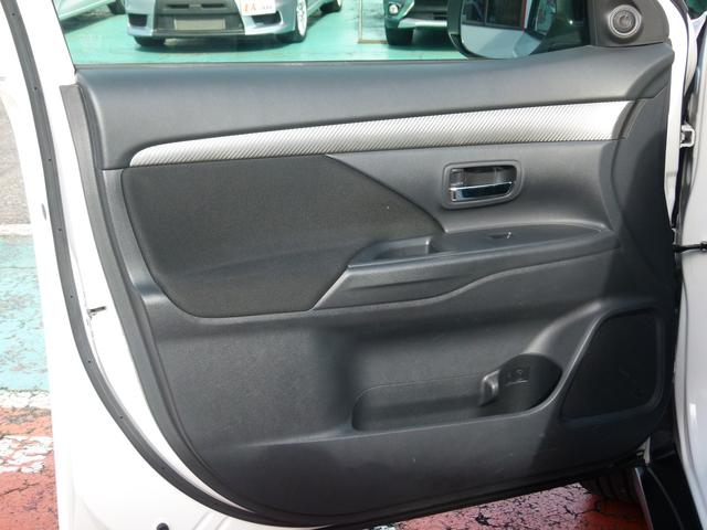 アウトランダー ２４Ｇナビパッケージ　４ＷＤ　７人乗り　純正ＭＭＣＳナビ　バックカメラ　ＥＴＣ　衝突被害軽減ブレーキ　レーダークルーズ　電動テールゲート　スマーキー　アイドリングストップ　ワンオーナー（73枚目）