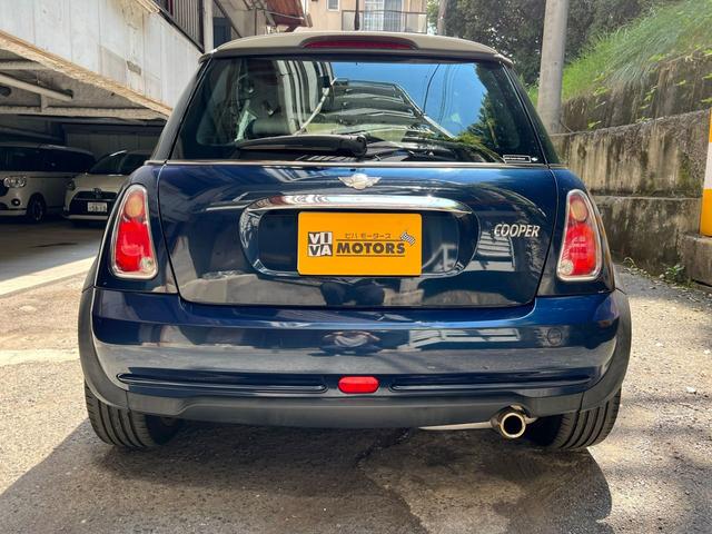 ＭＩＮＩ クーパー　チェックメイト　チェックメイト専用１７インチアルミ　ワンオーナー車　ヘッドライトコーティング済（6枚目）